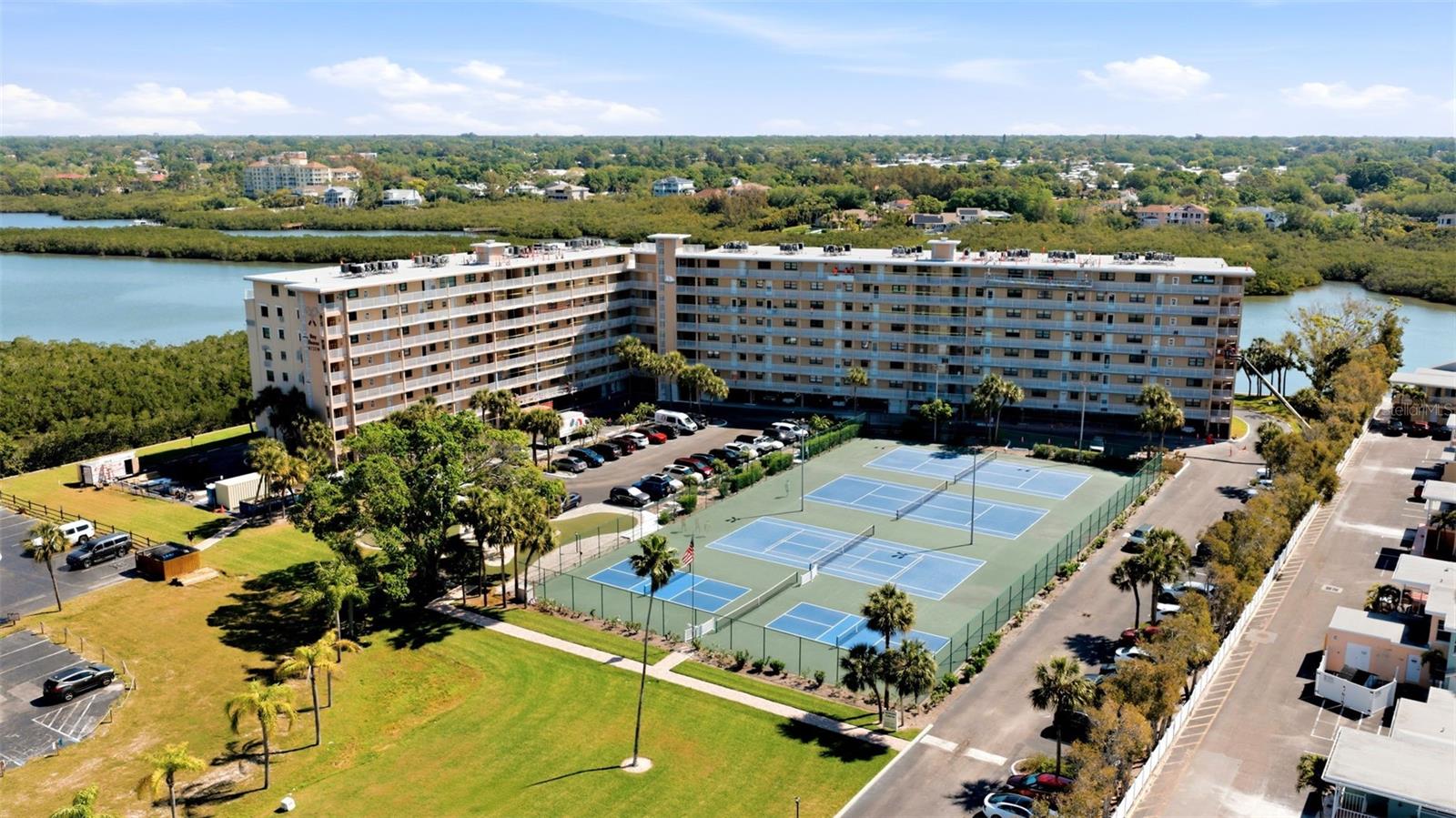 19451 Gulf Blvd #203 photo 1
