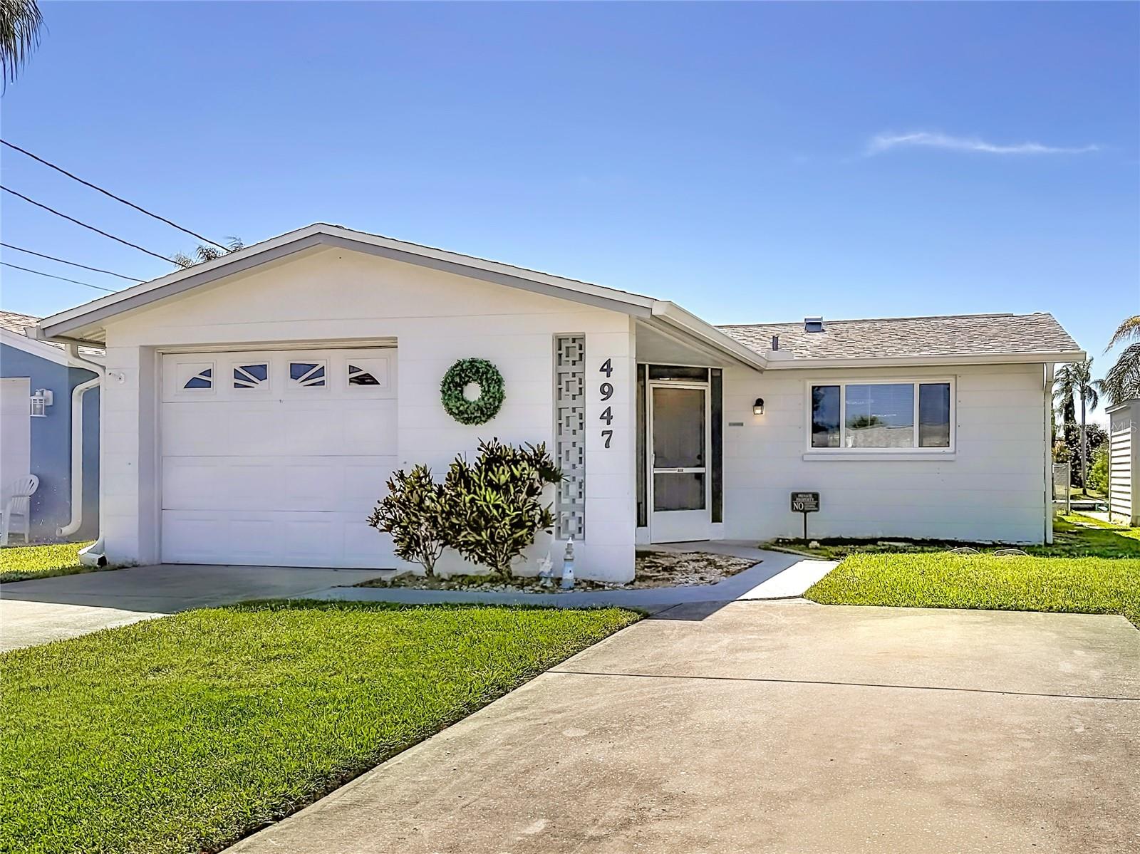 4947 Blue Heron Dr photo 1