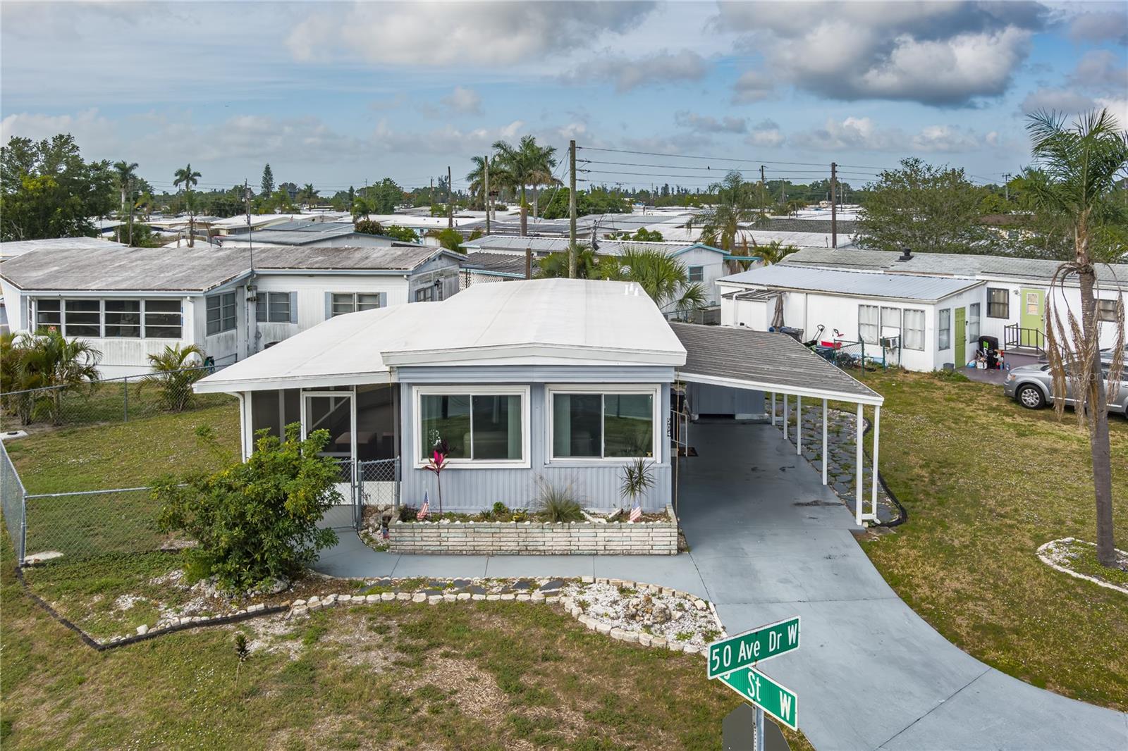 504 50th Avenue Dr W photo 1