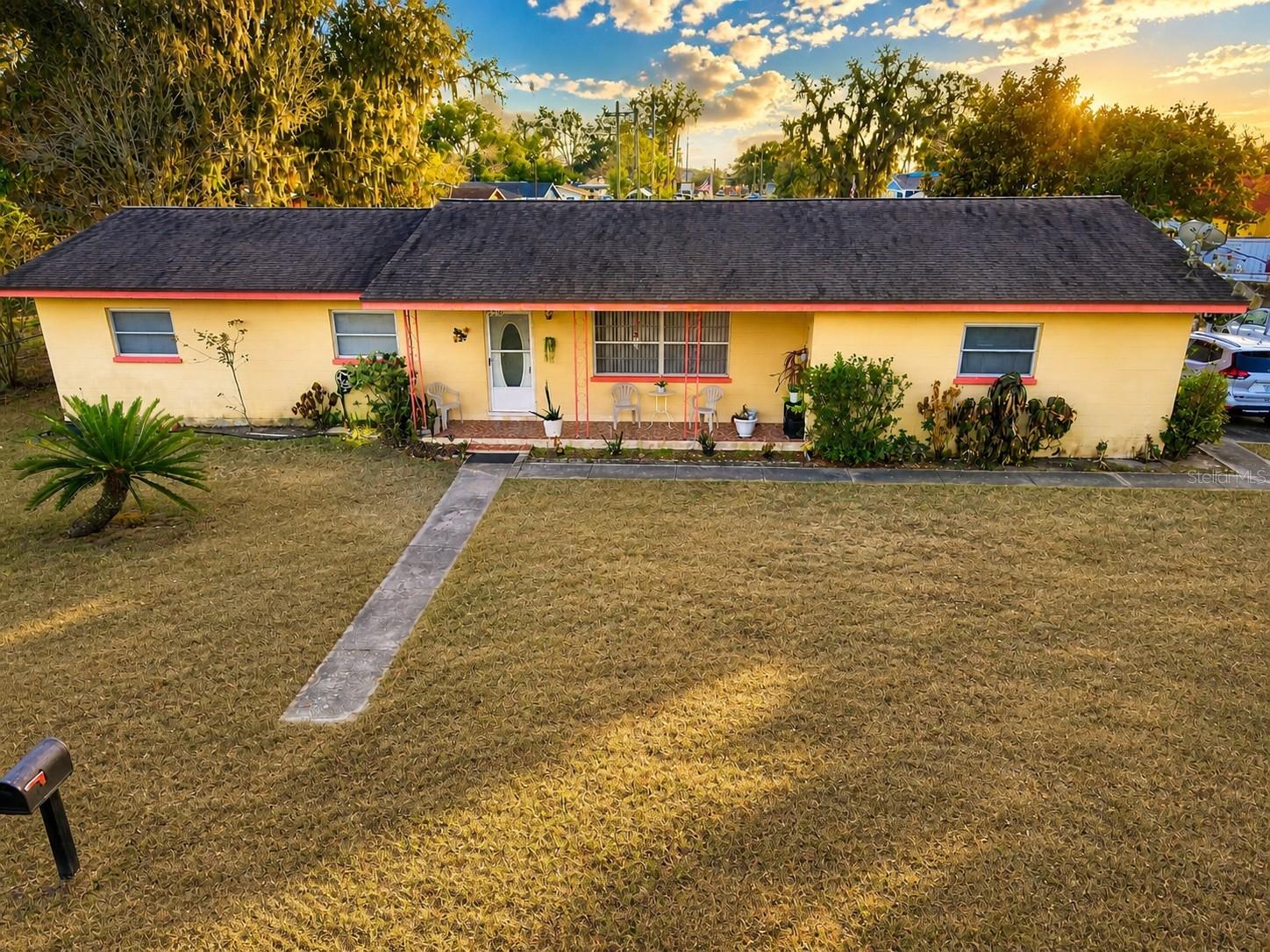 2550 Gress Ln photo 1