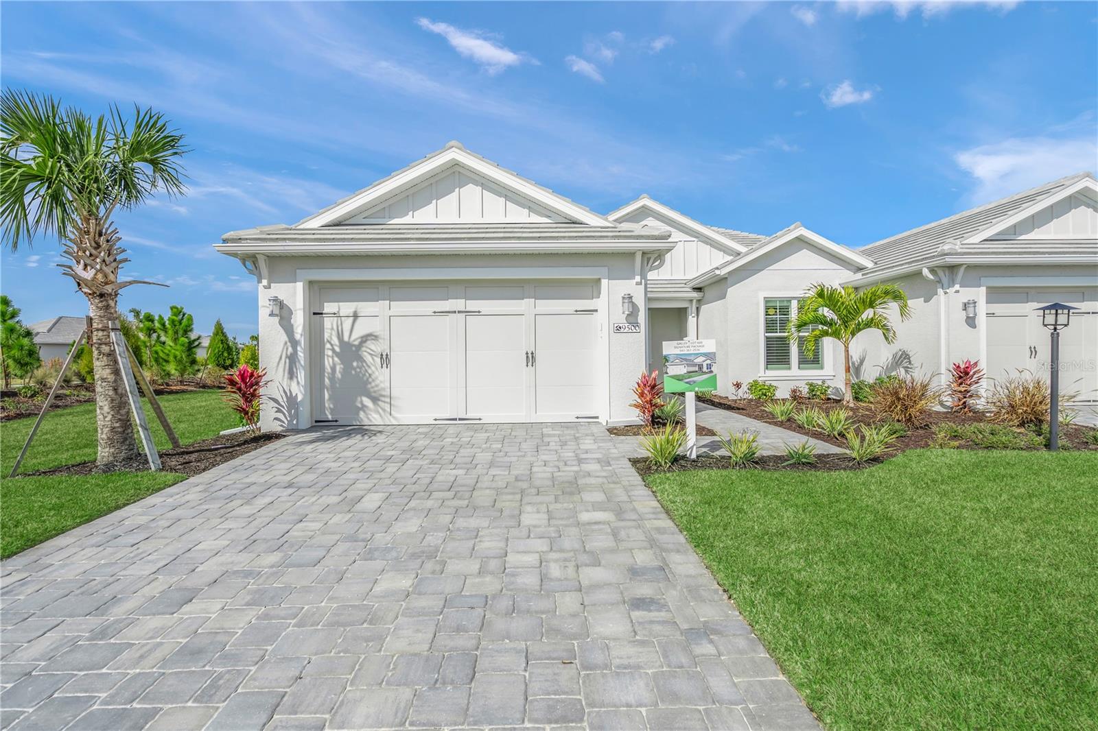 9500 Lunar Dove Dr photo 1