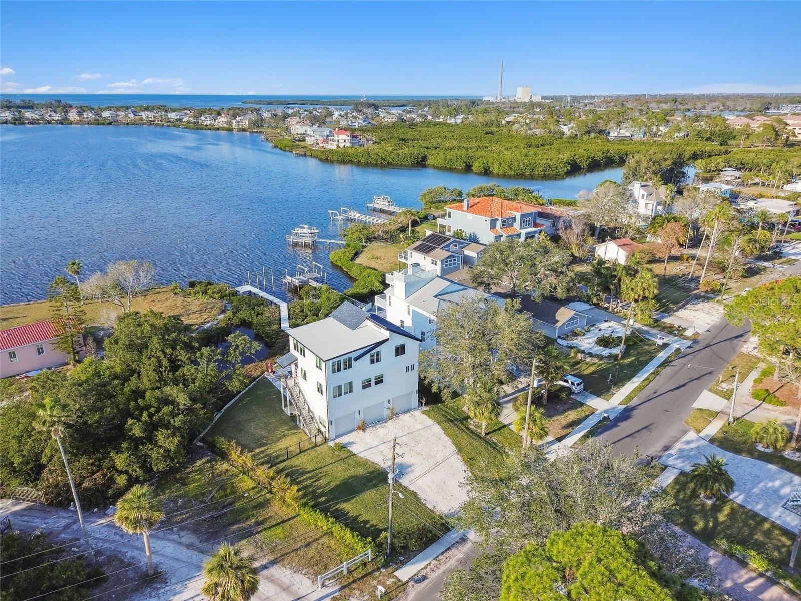 1640 Sea Breeze Dr photo 1