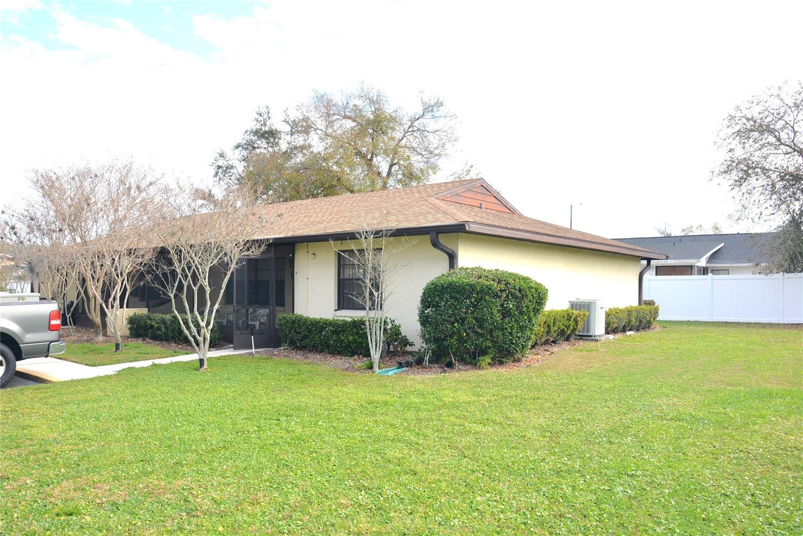 17 Kendra CT photo 1