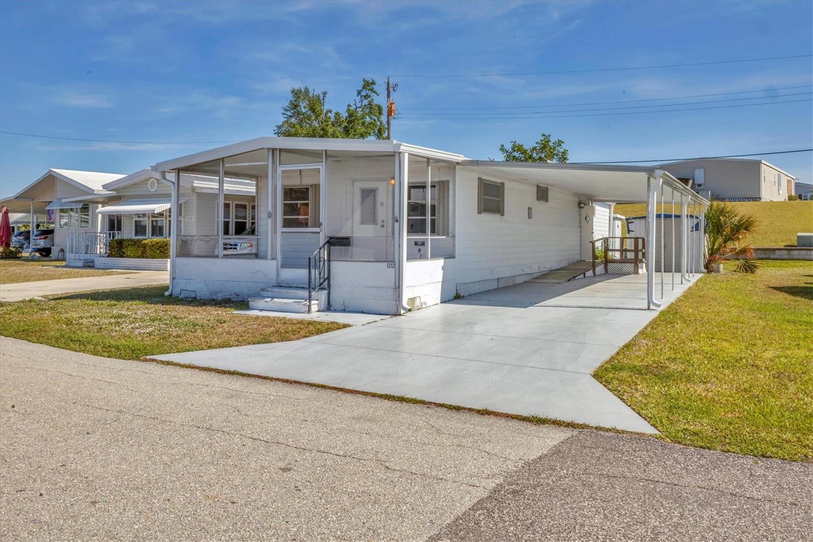 1212 41st Avenue Dr E photo 1