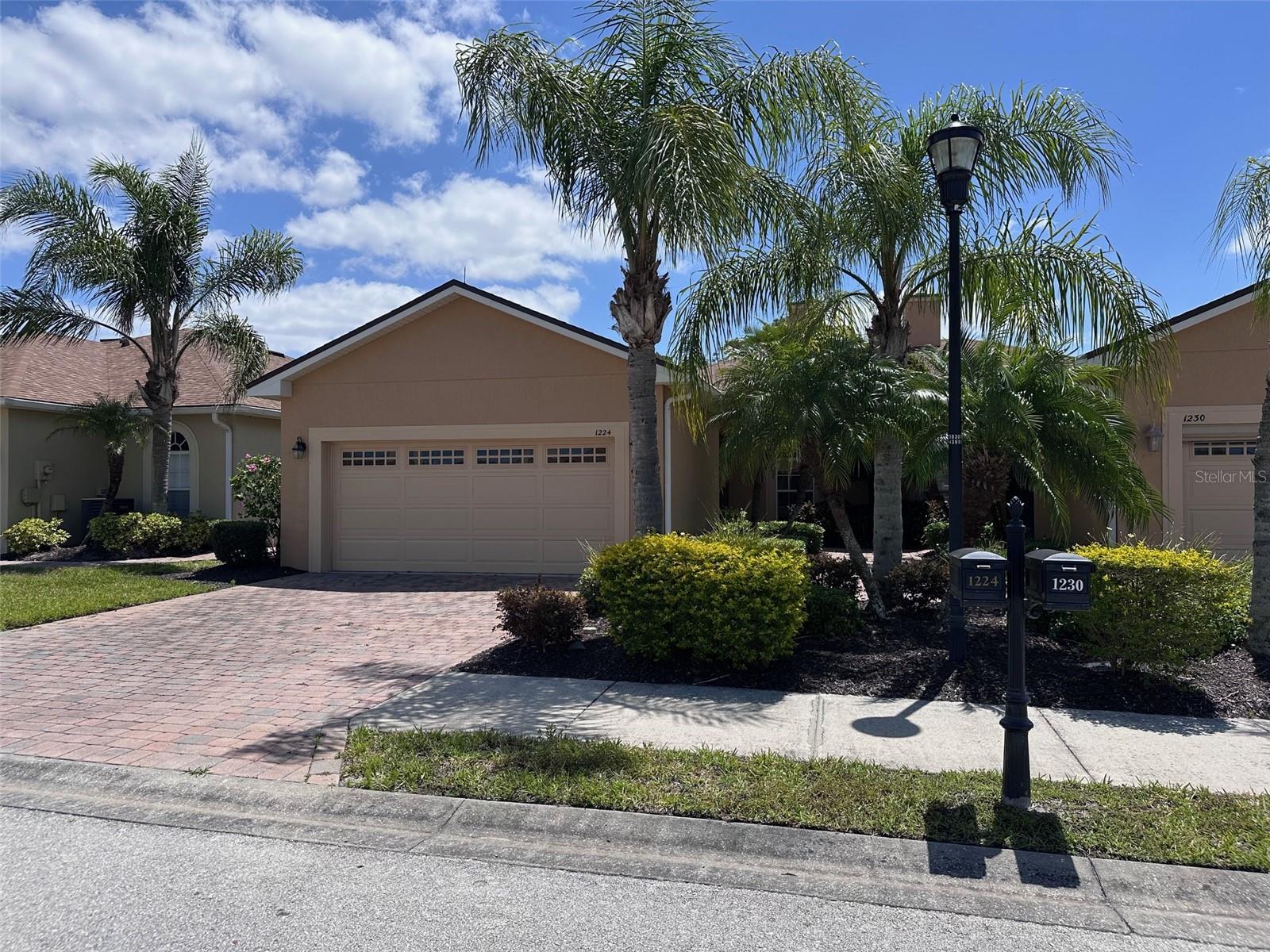 1224 Vienna Square Dr photo 1