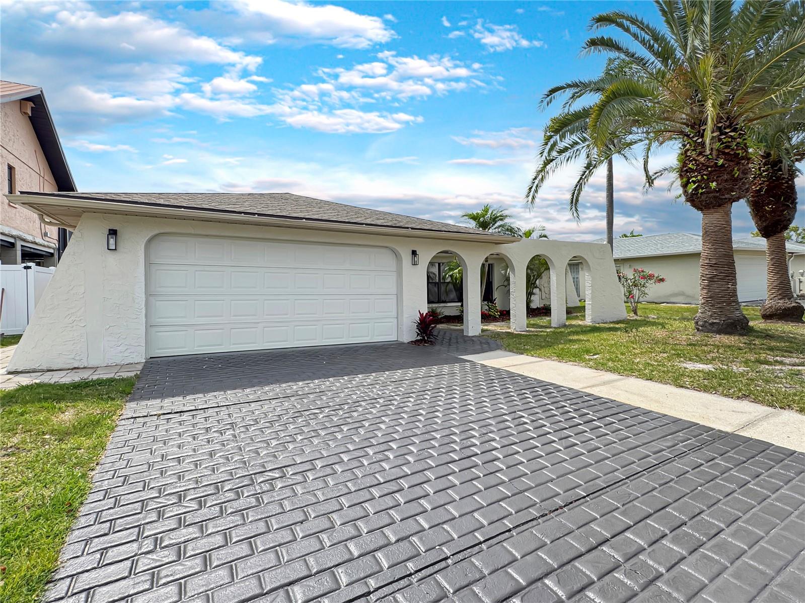 9907 Island Harbor Dr photo 1