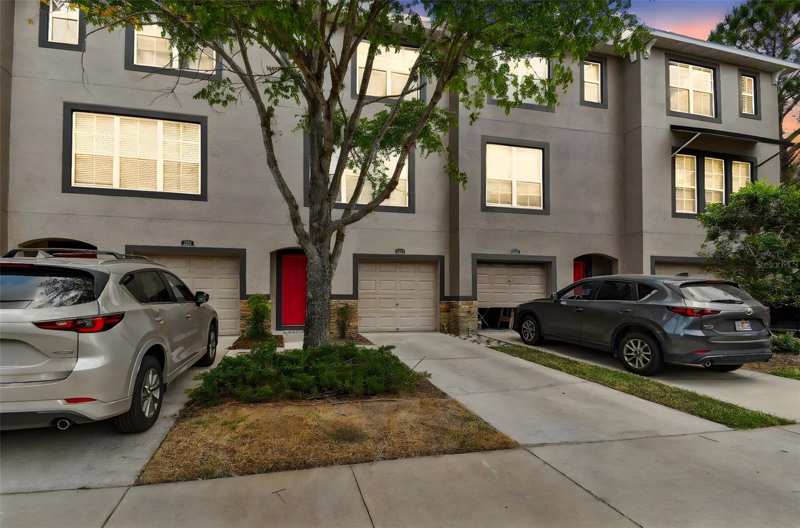 2547 Lexington Oak Dr photo 1