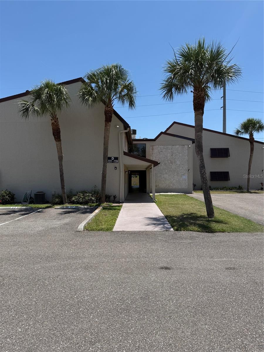 7273 Cloister Dr #121 photo 1