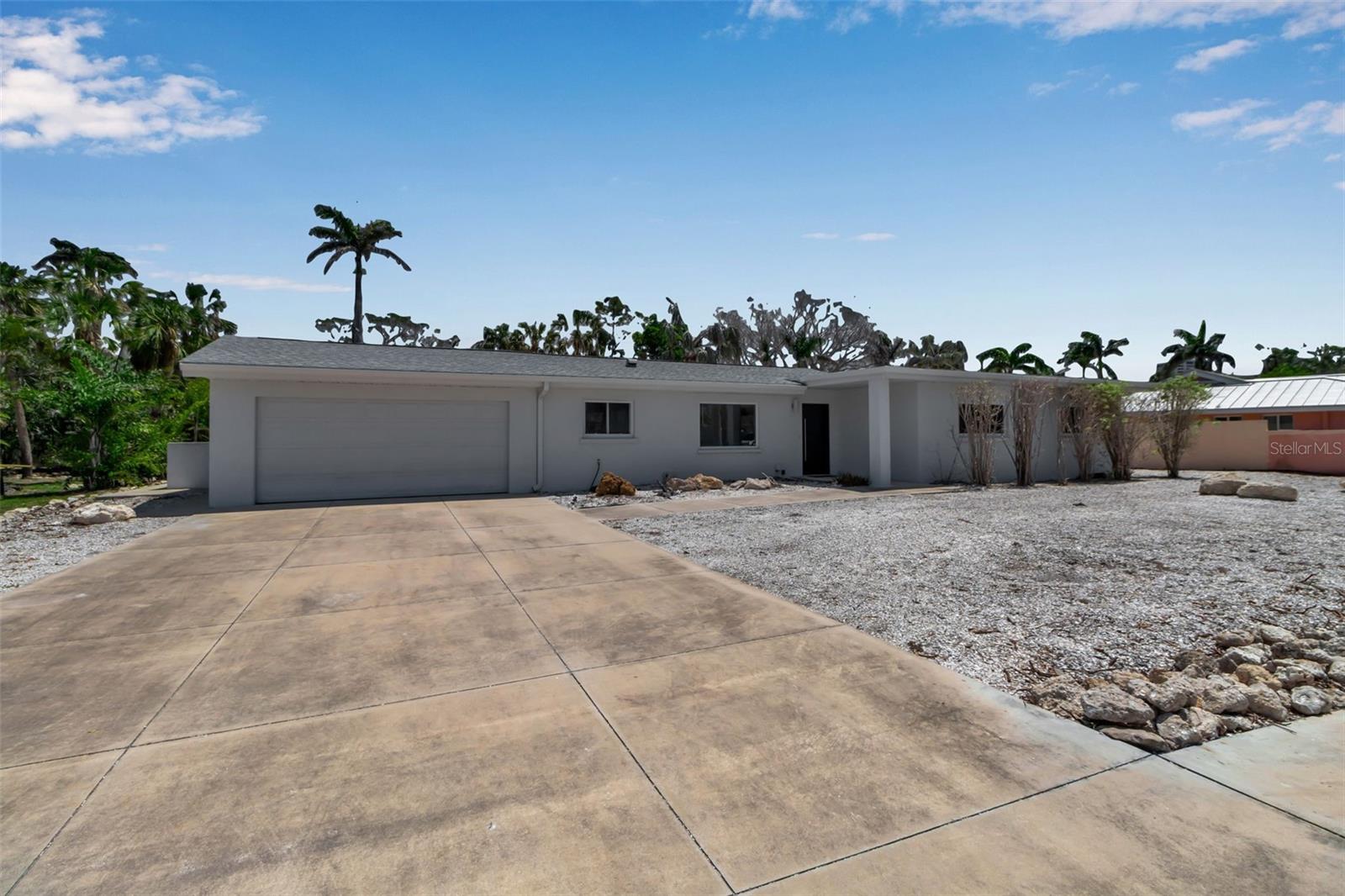 130 N Adams Dr photo 1