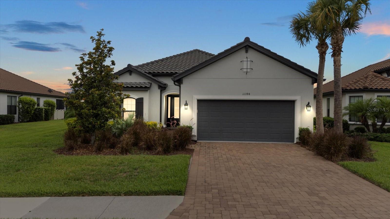 11398 Juglans Dr photo 1