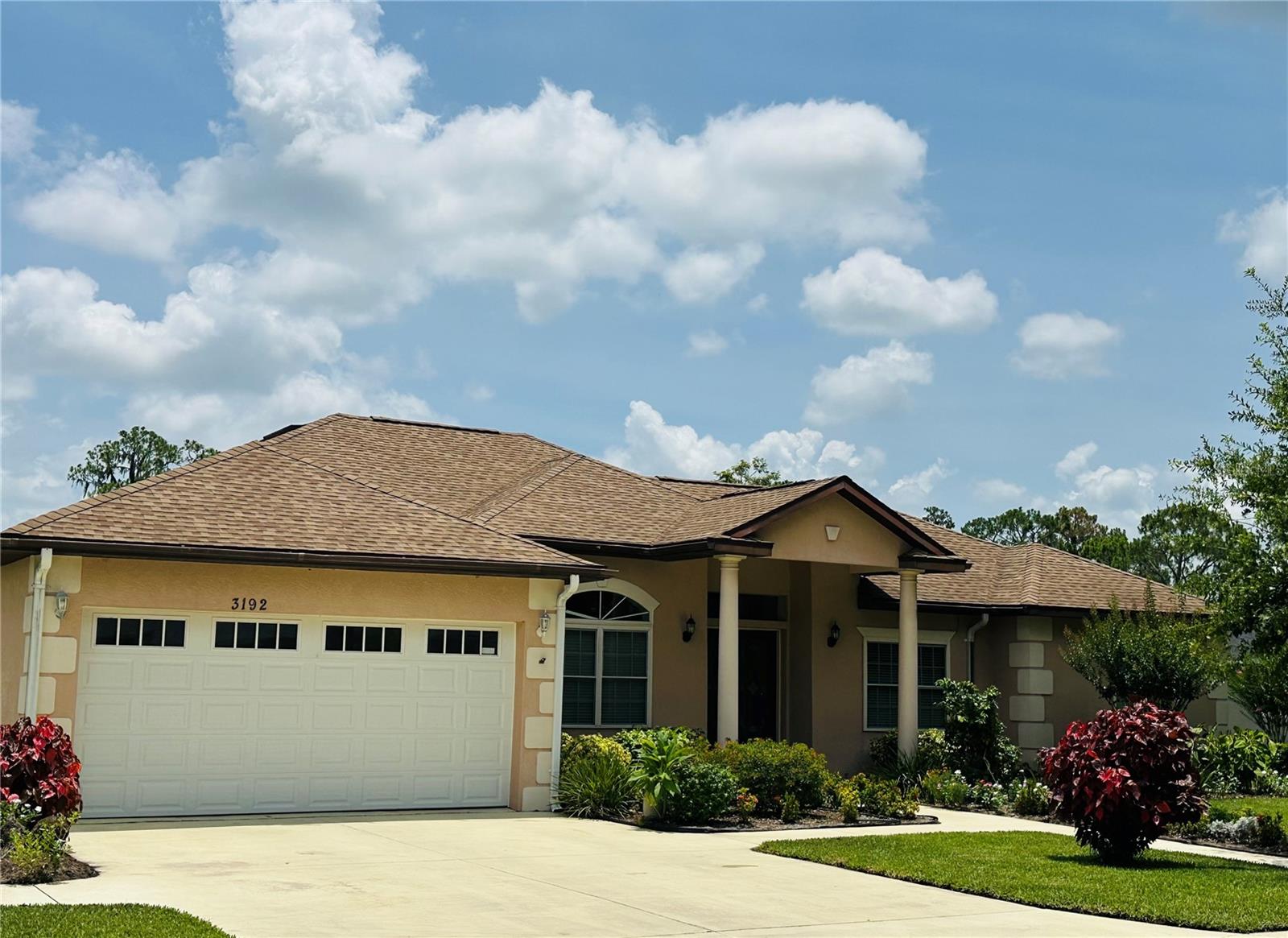 3192 Oaks Bnd photo 1