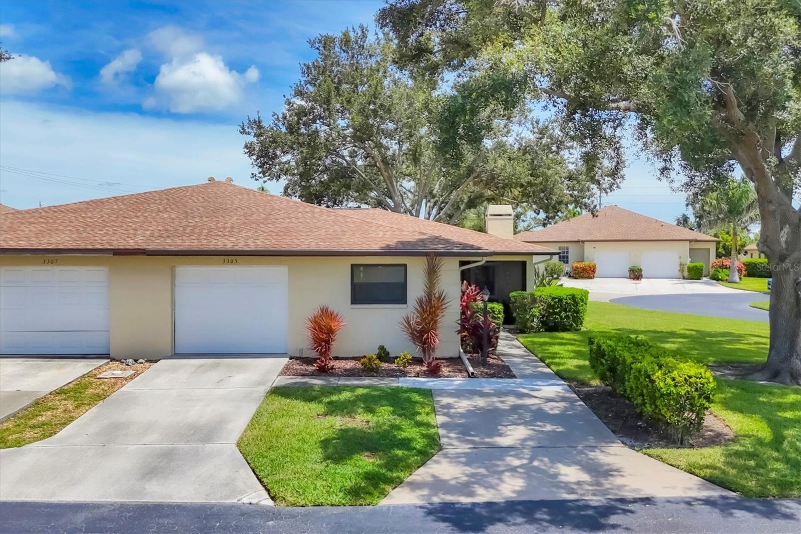 3305 Vivienda Blvd photo 1