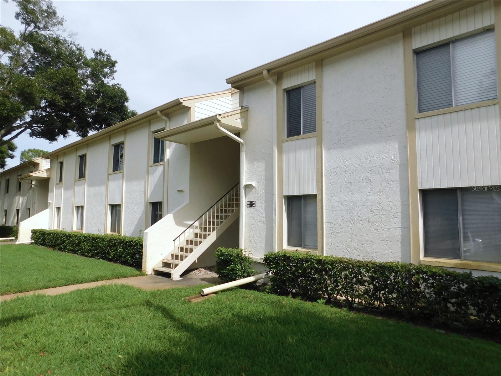 105 Palmetto CT photo 1