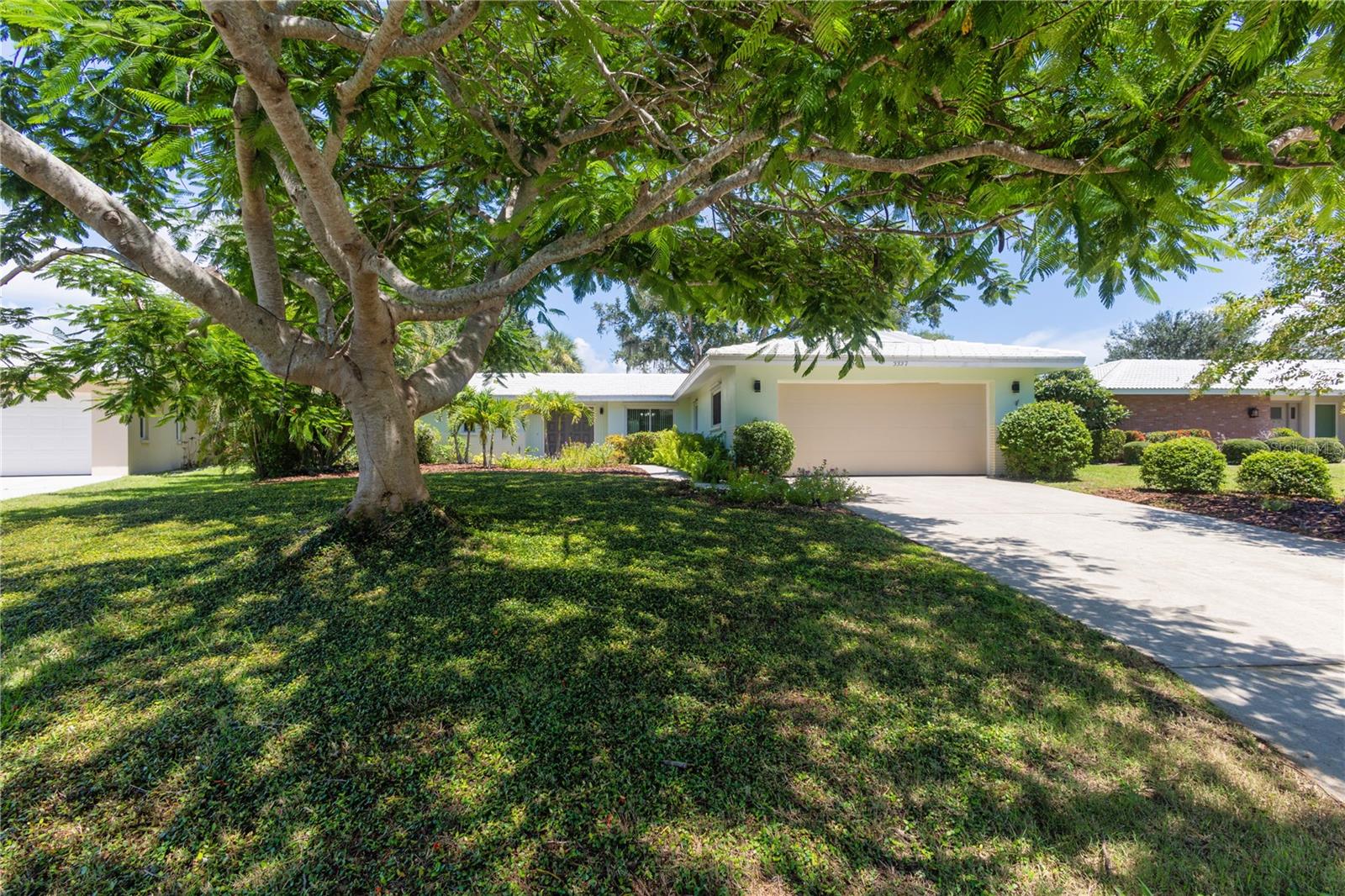 3337 Spring MILL Cir photo 1