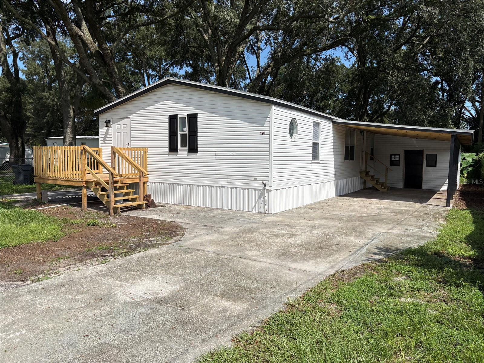 120 Clearwater CT photo 1