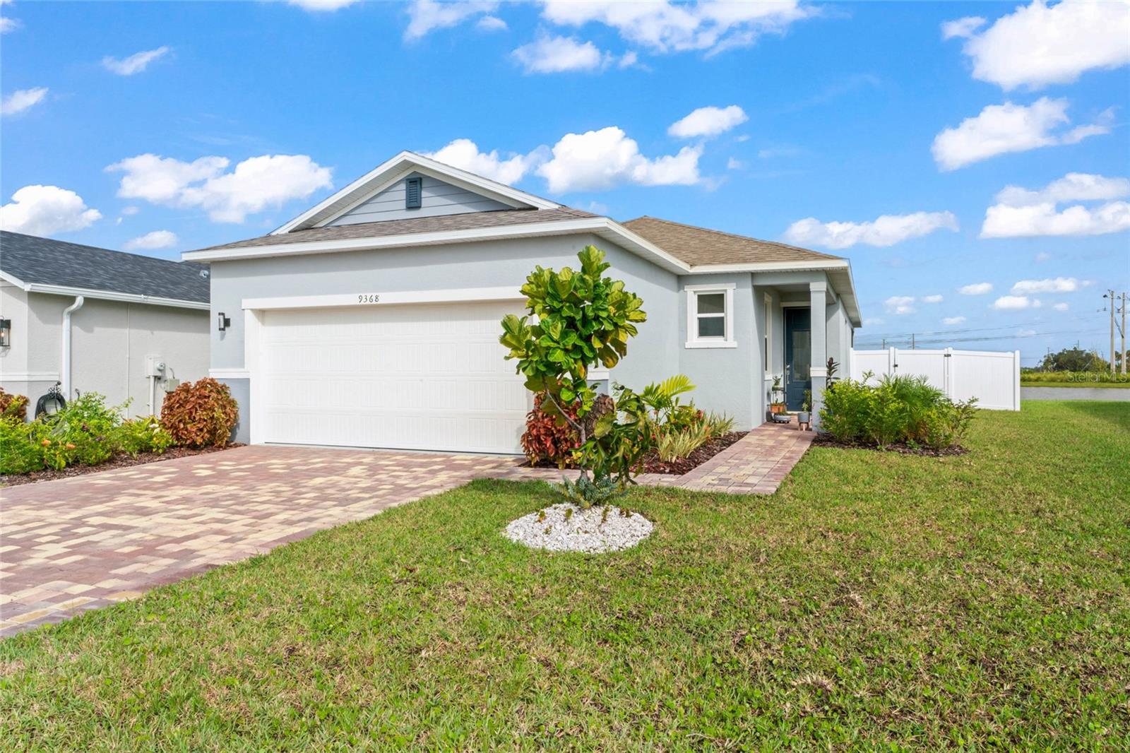 9368 Sandy Bluffs Cir photo 1