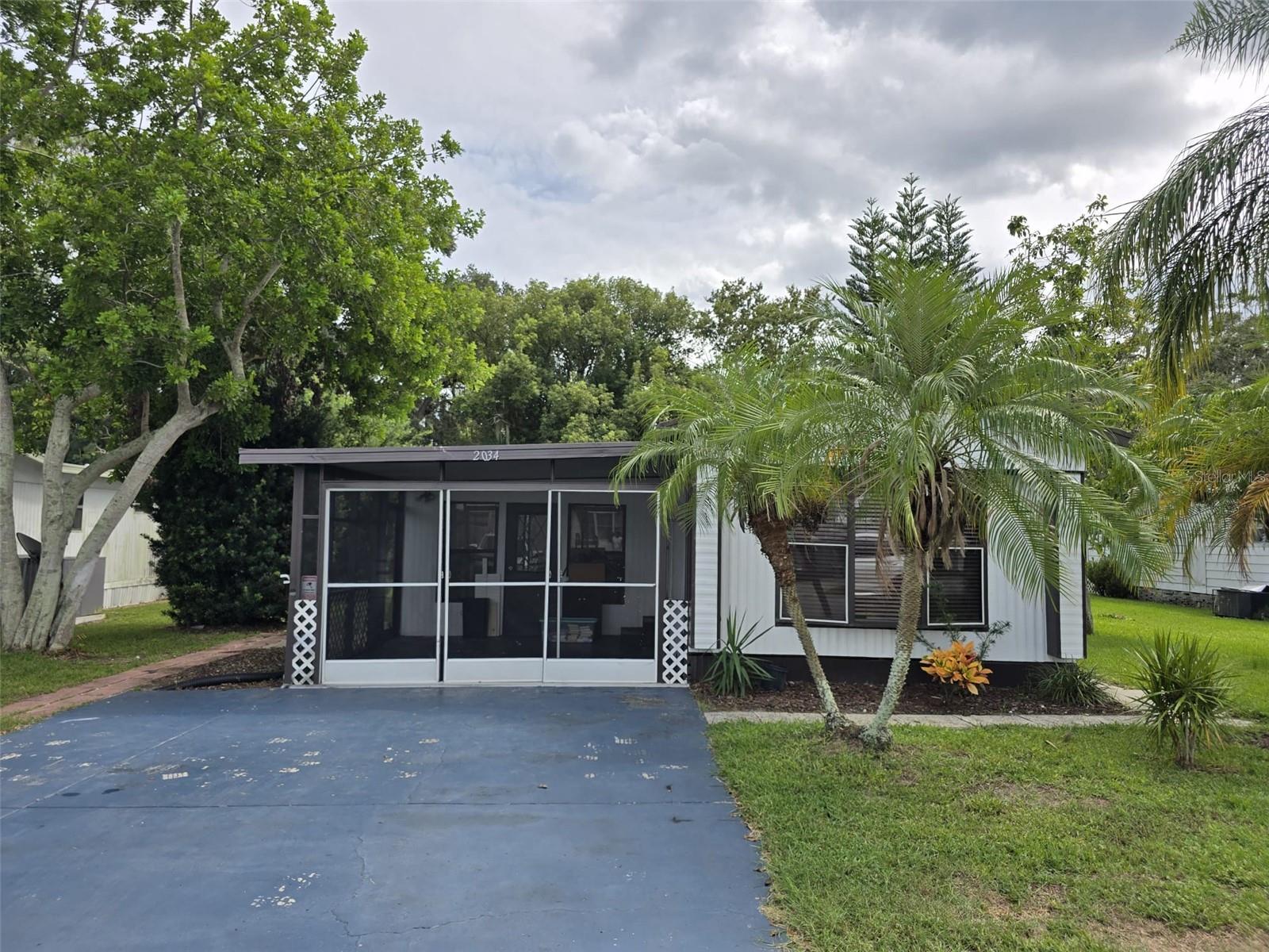 2034 Thelma Dr photo 1