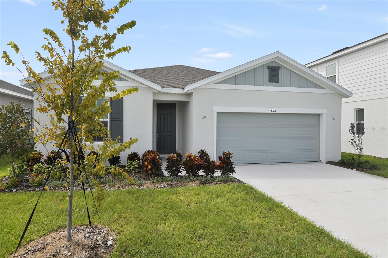 5163 Kinsley Dr photo 1