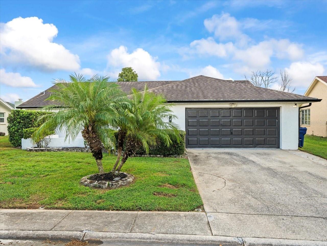 7624 Summertree Ln photo 1
