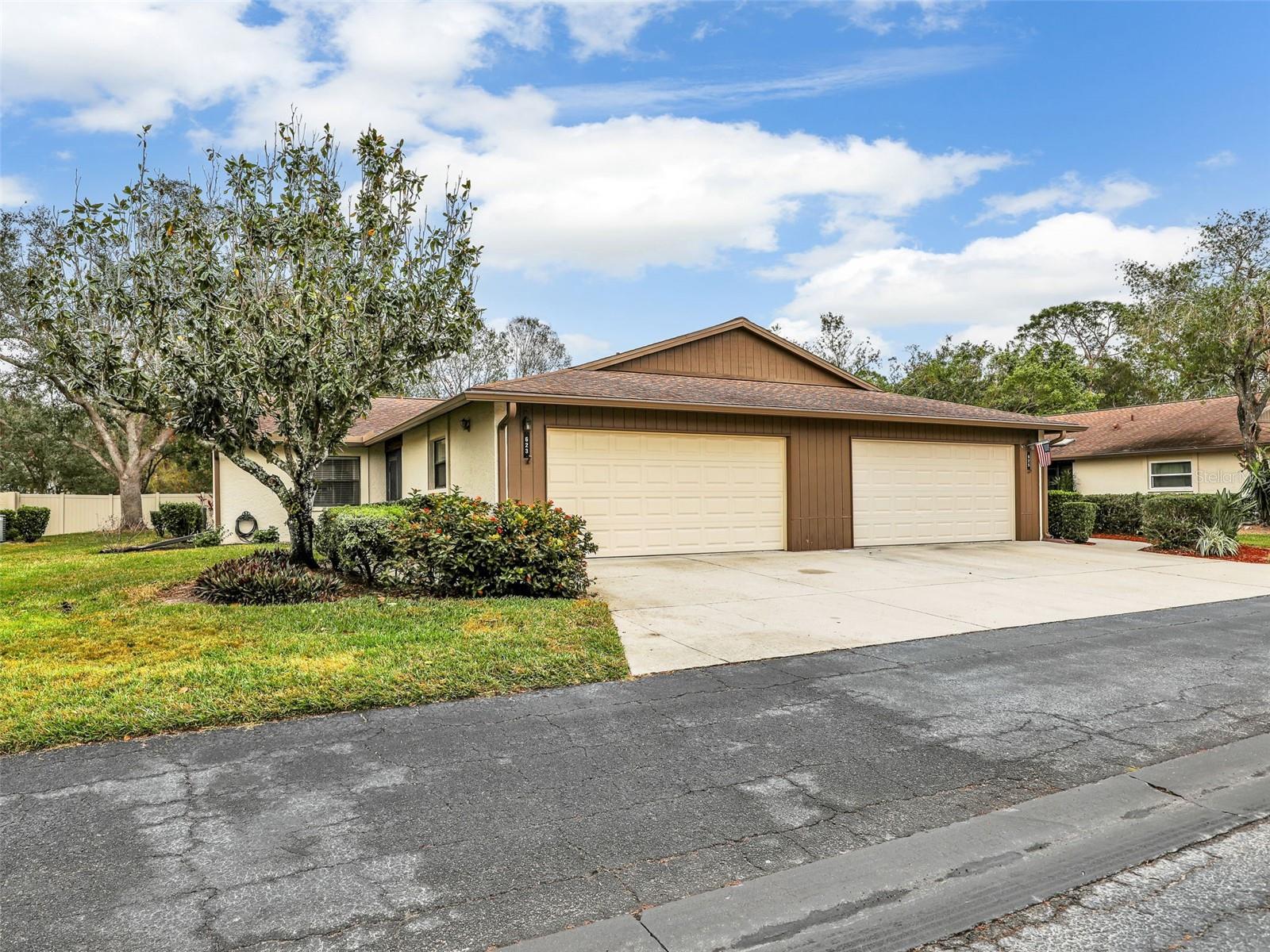 623 Oak Hill Cir #28 photo 1