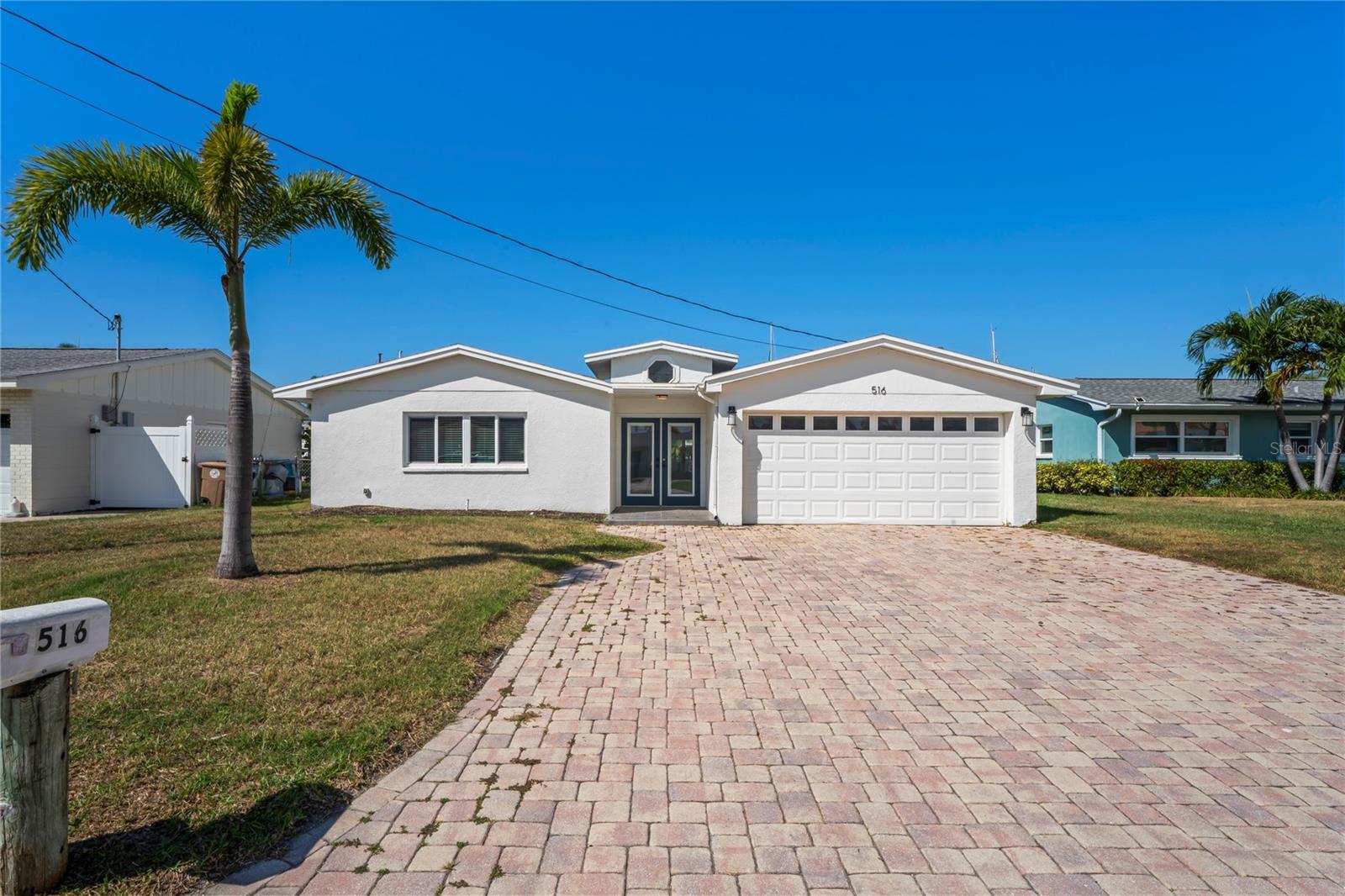 516 Crystal Dr photo 1