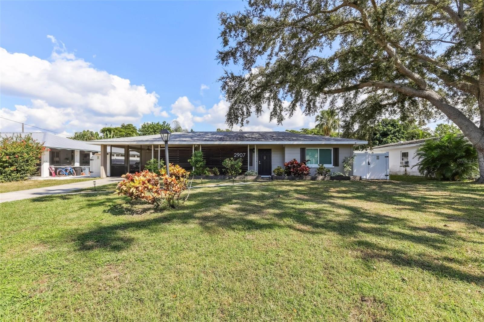 2907 Marshall Dr photo 1
