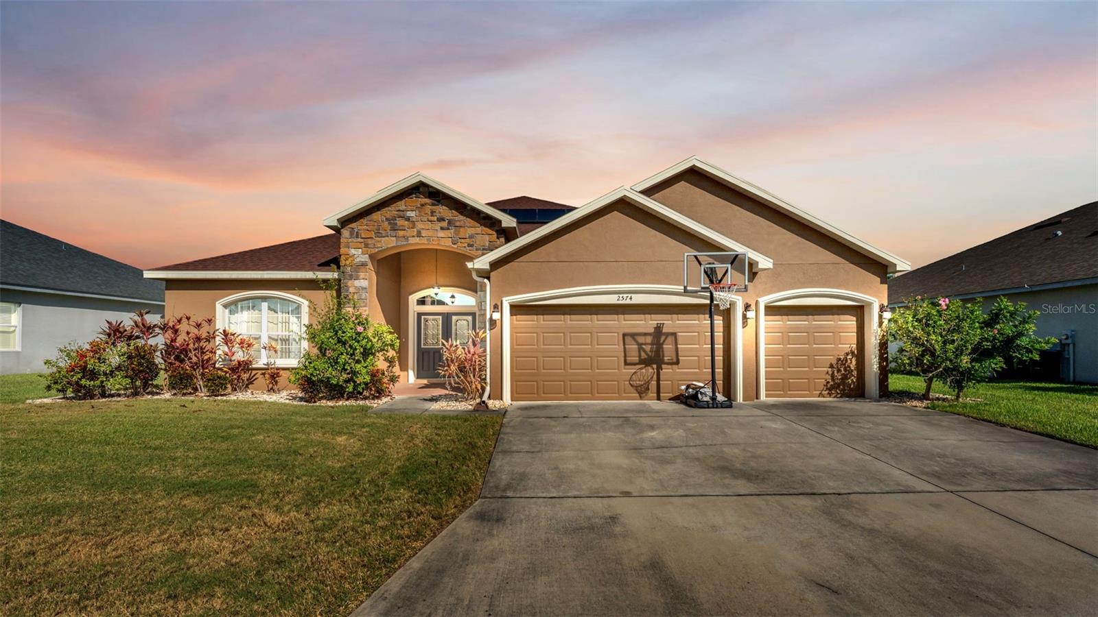 2574 Highlands Creek Way photo 1
