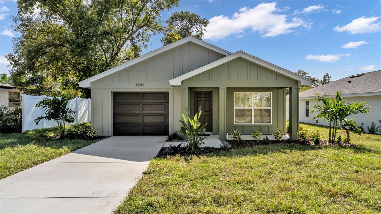 1242 Dorothy St photo 1
