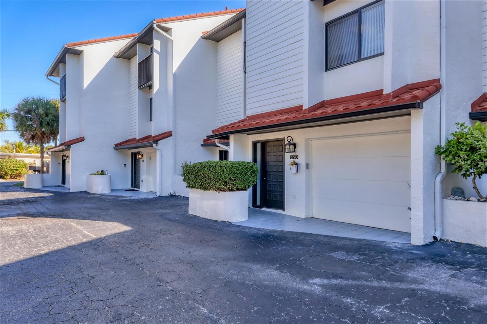 6790 Sarasea Cir #6790 photo 1