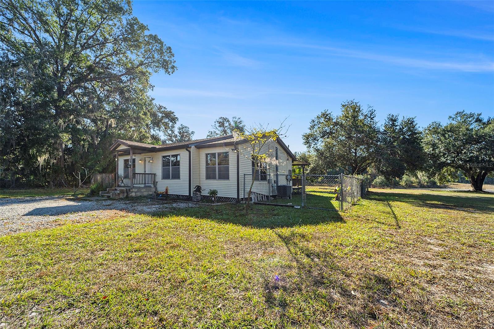 2215 Wallace Rd photo 1