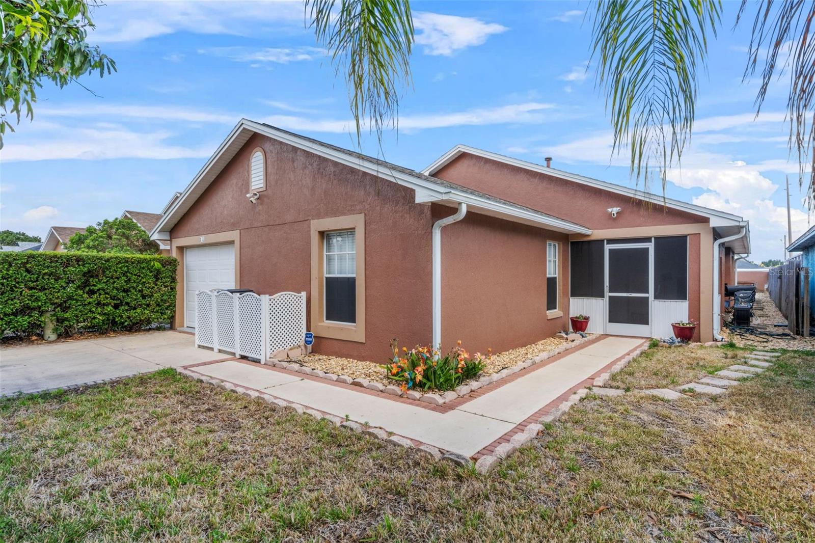 511 Marcia Loop photo 1
