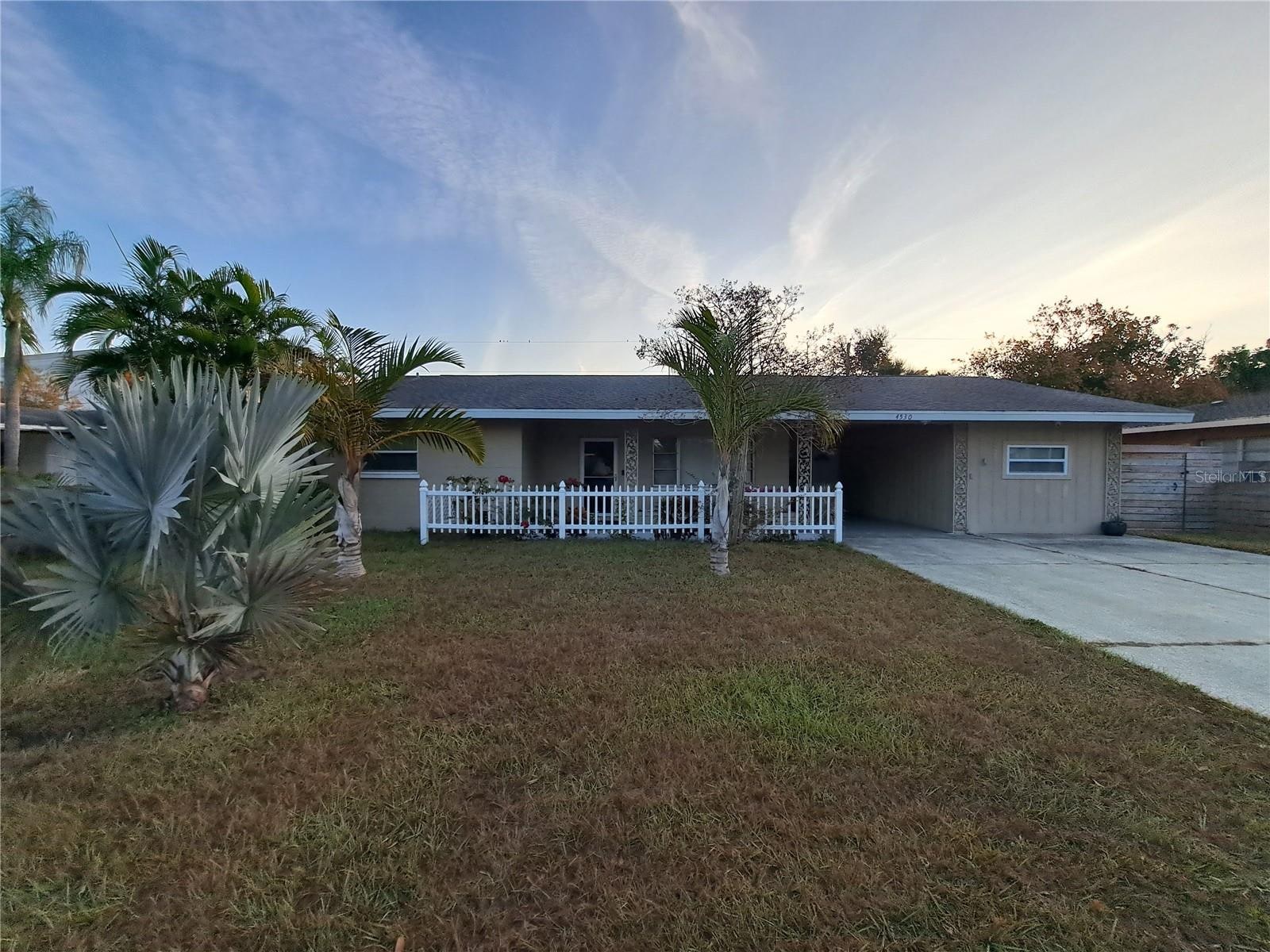 4530 19th Street Cir W photo 1