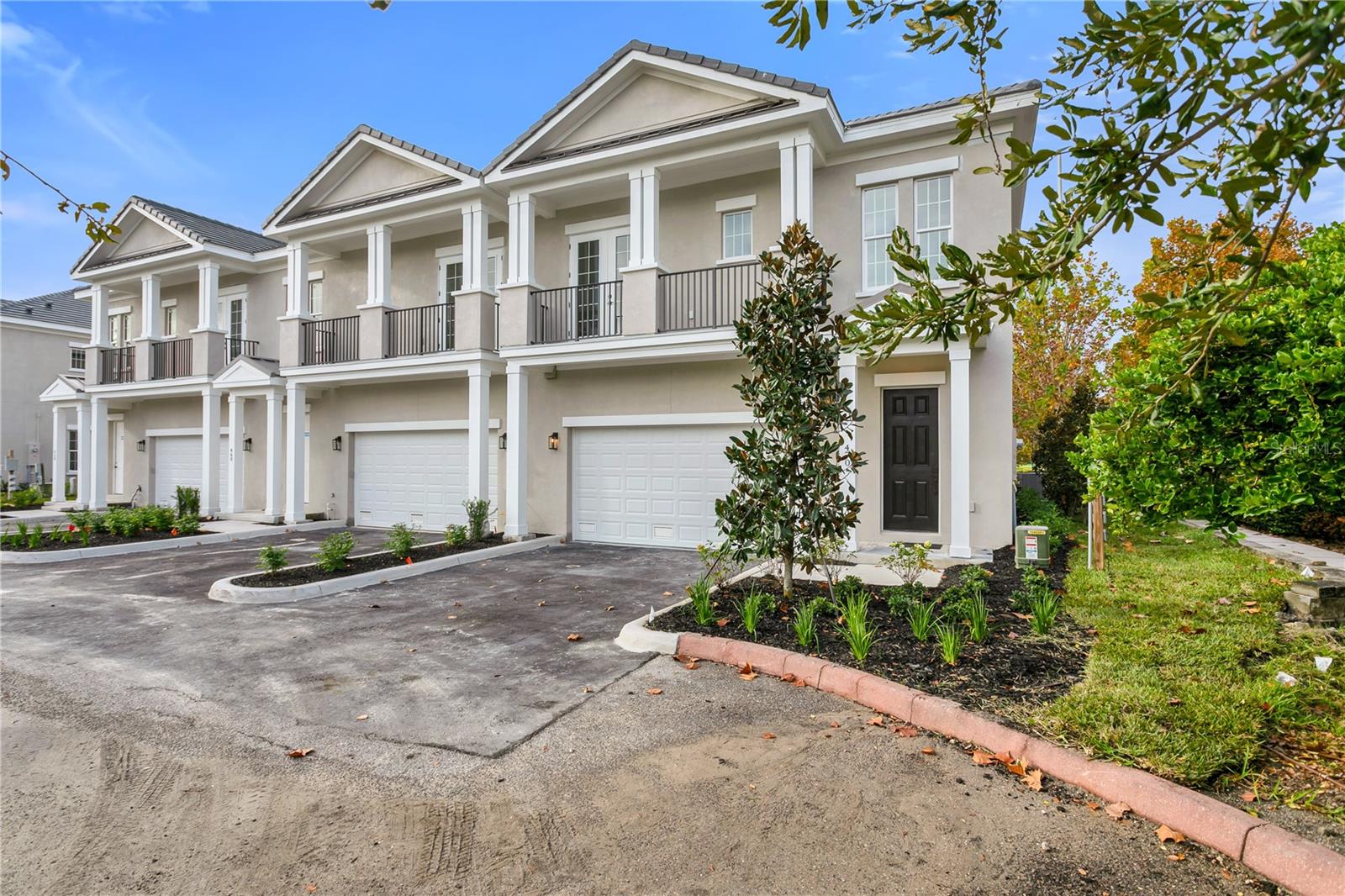 450 Gilman Pl N photo 1
