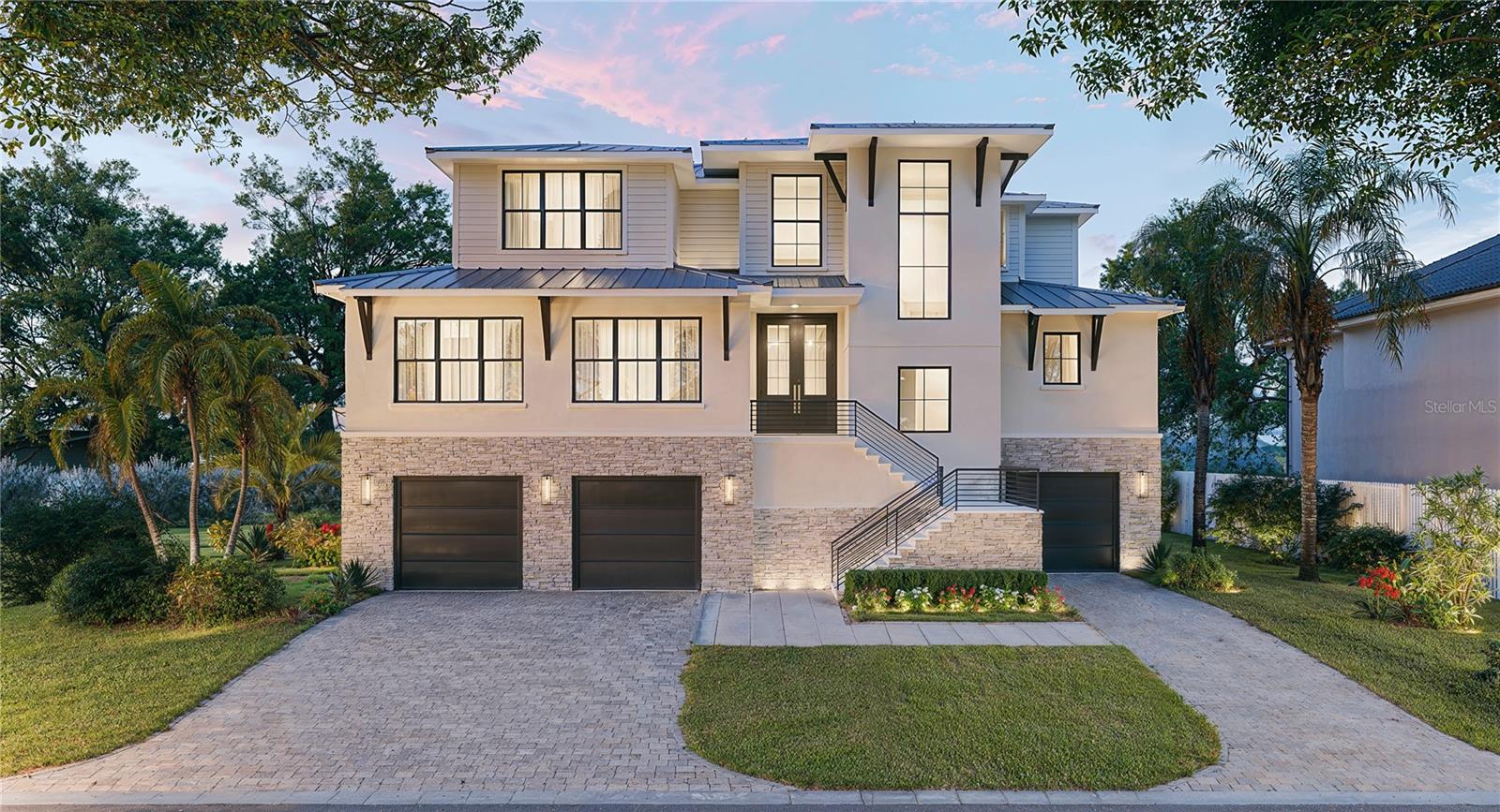 527 Freeling Dr photo 1