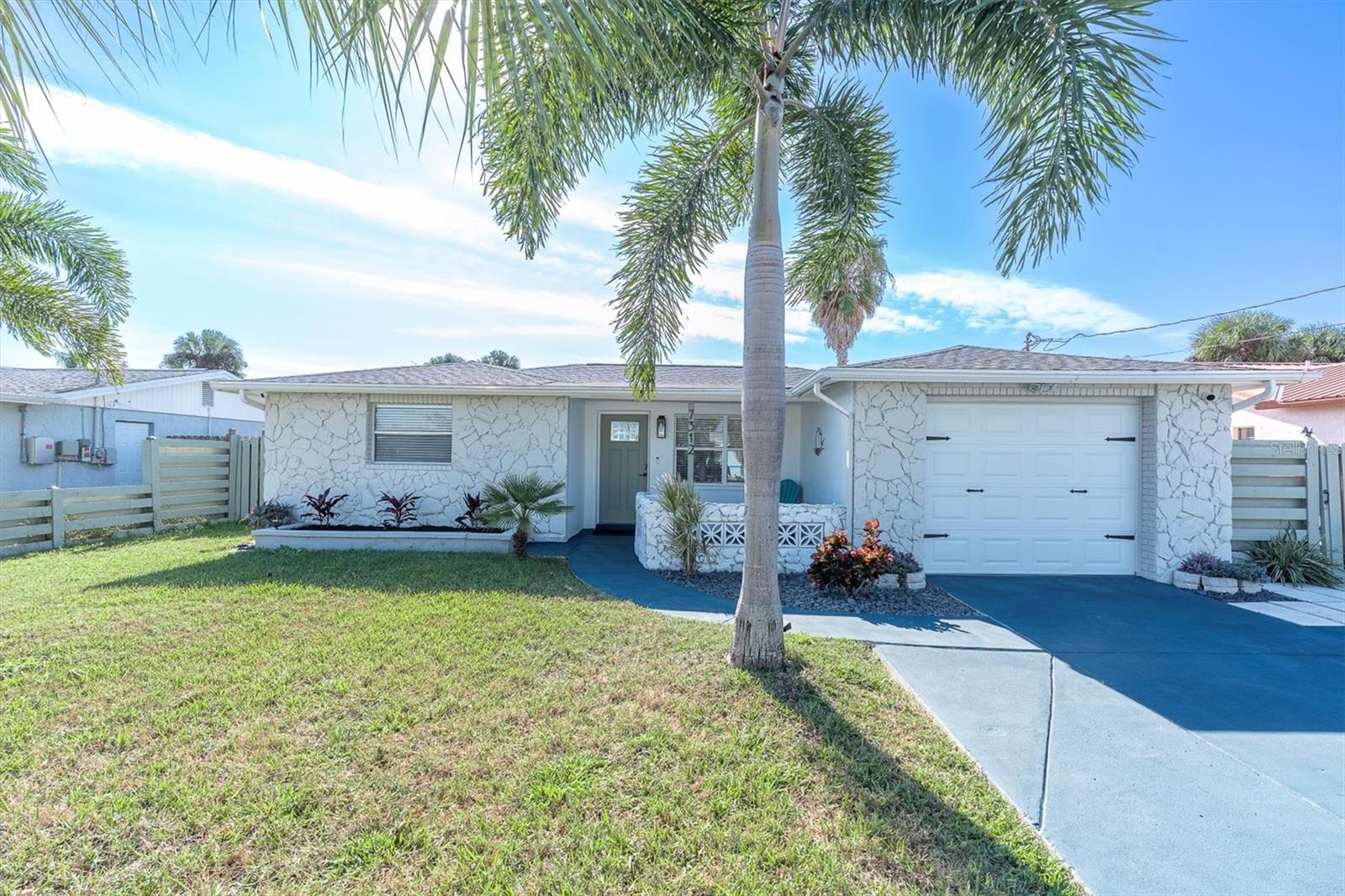 7312 Mako Dr photo 1
