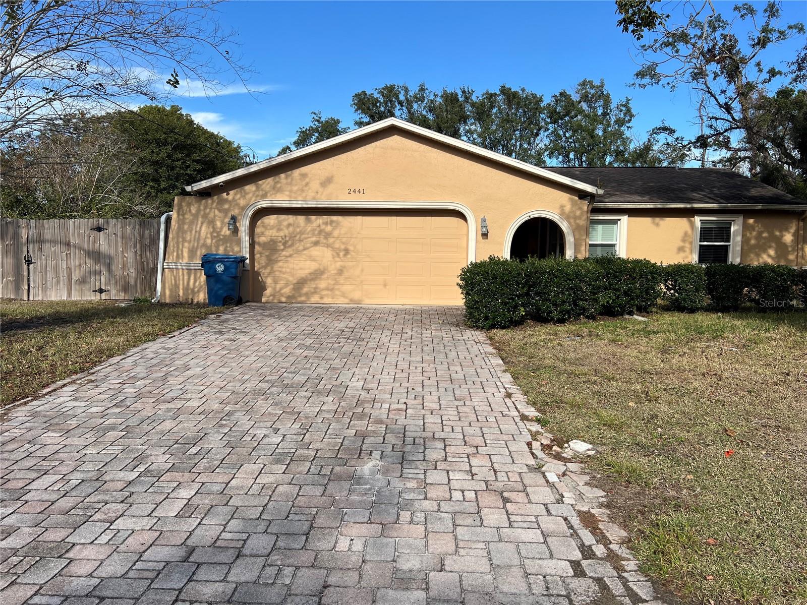 2441 Dustin Cir photo 1