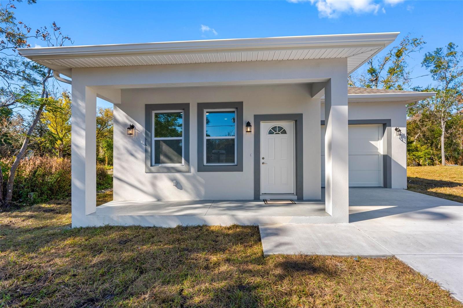 10247 Lake Dr photo 1