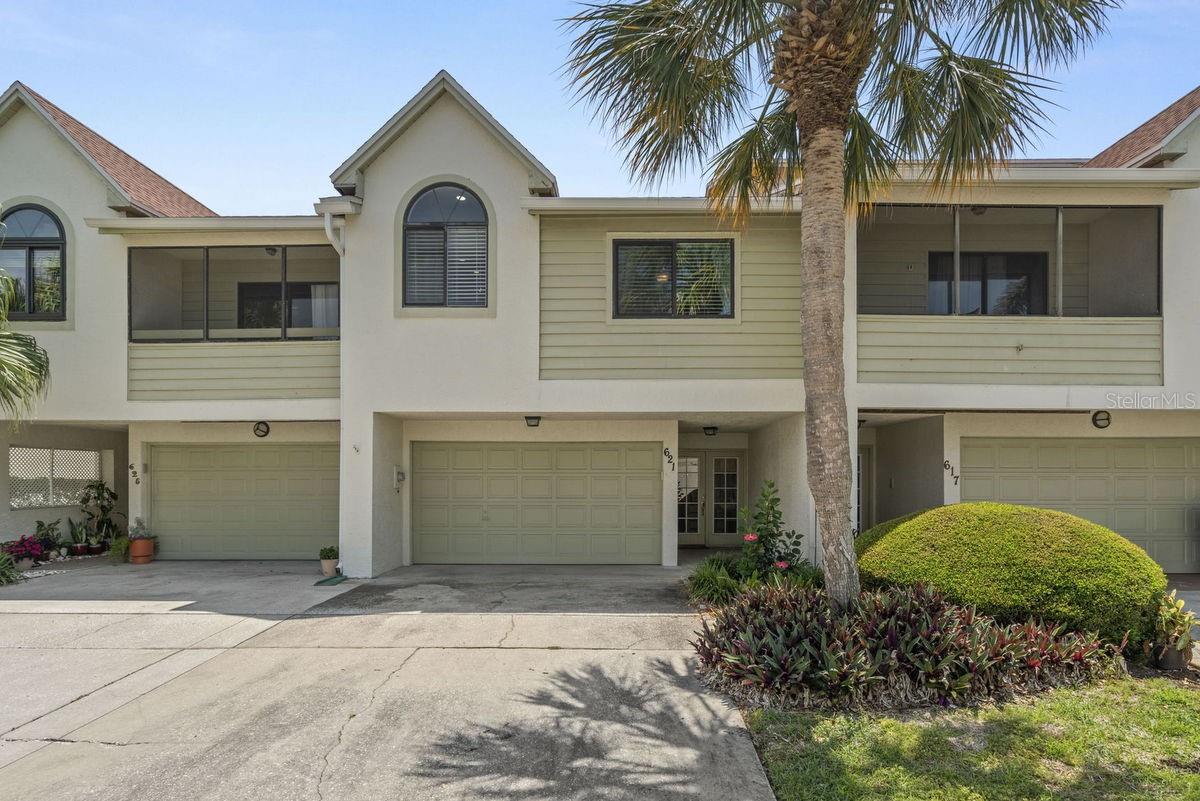 621 Duchess Blvd photo 1