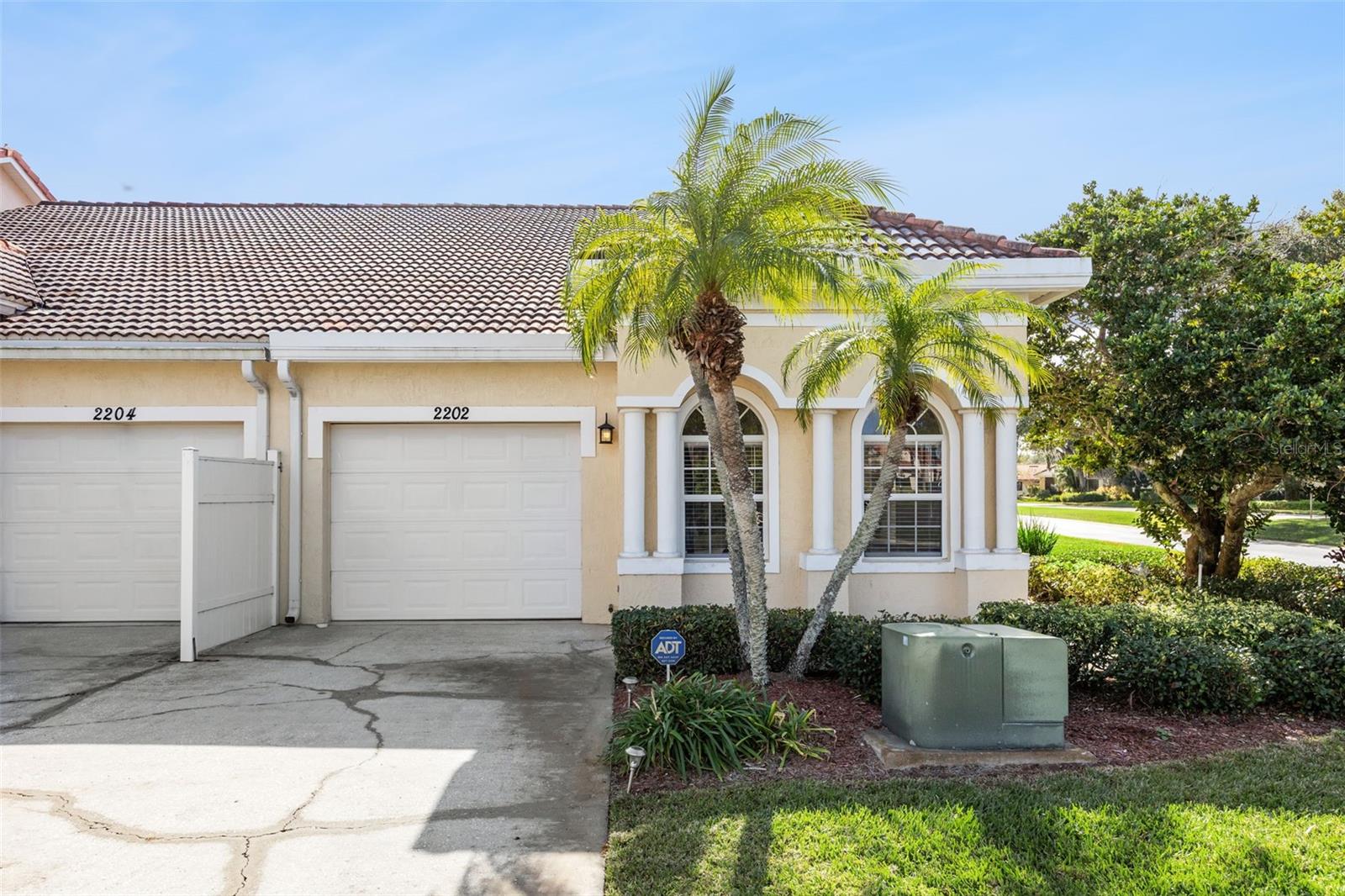 2202 Garden Lake Dr photo 1