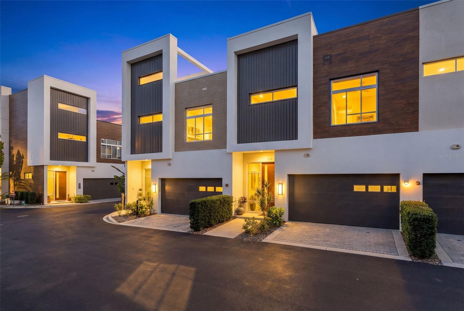 234 Cosmopolitan CT photo 1