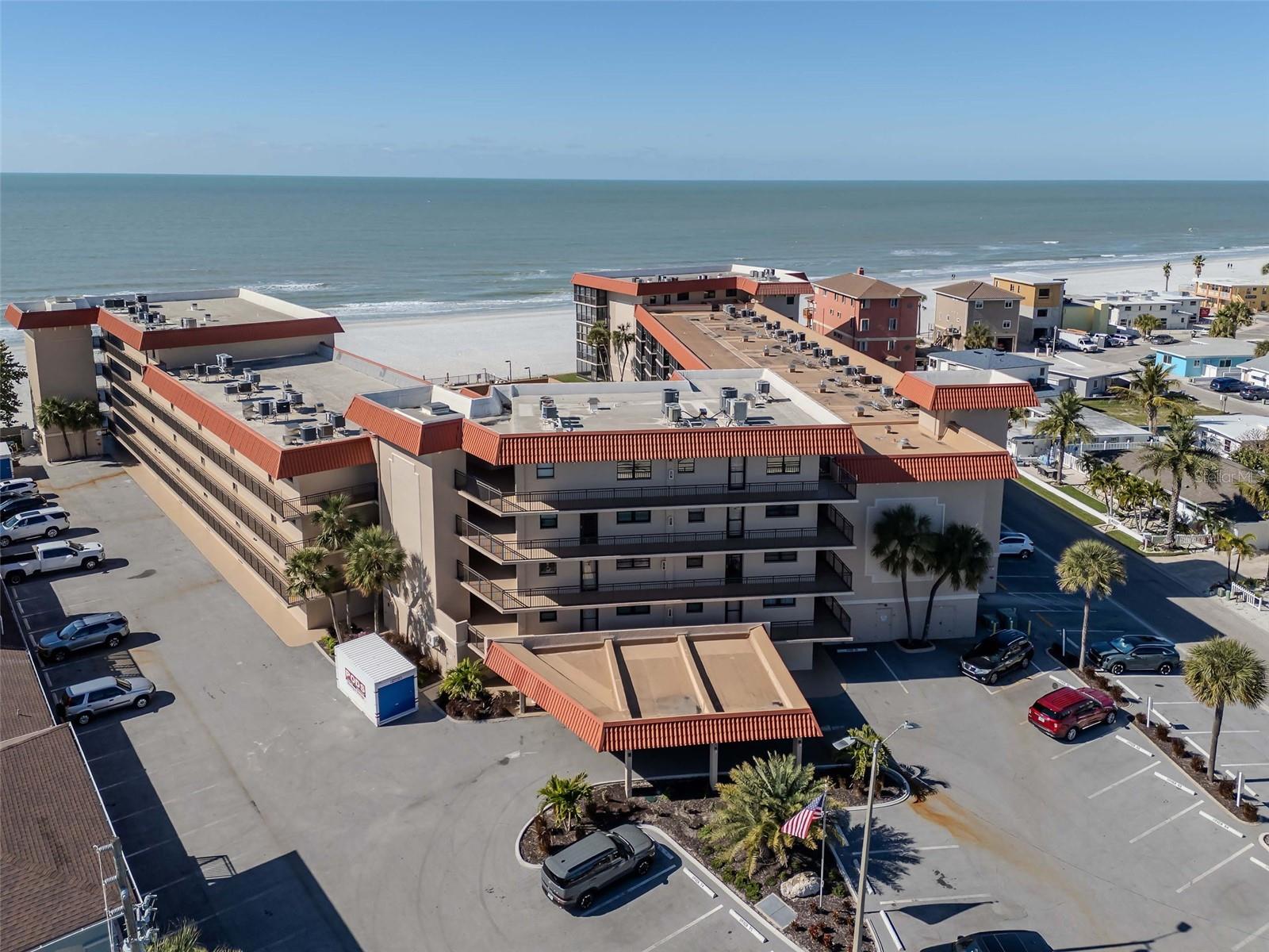 17580 Gulf Blvd #403 photo 1