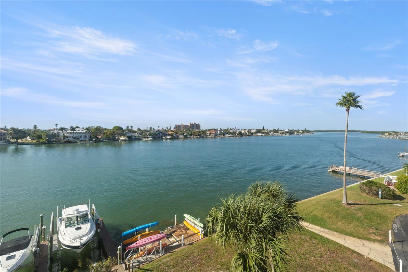 736 Island Way #406 photo 1
