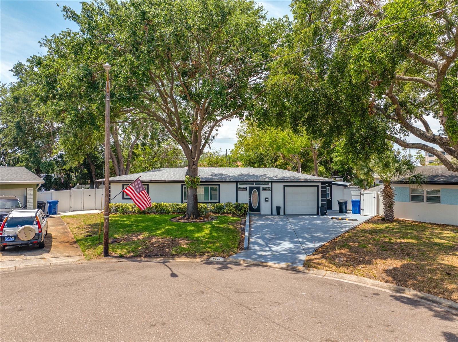 8444 8th Way N photo 1