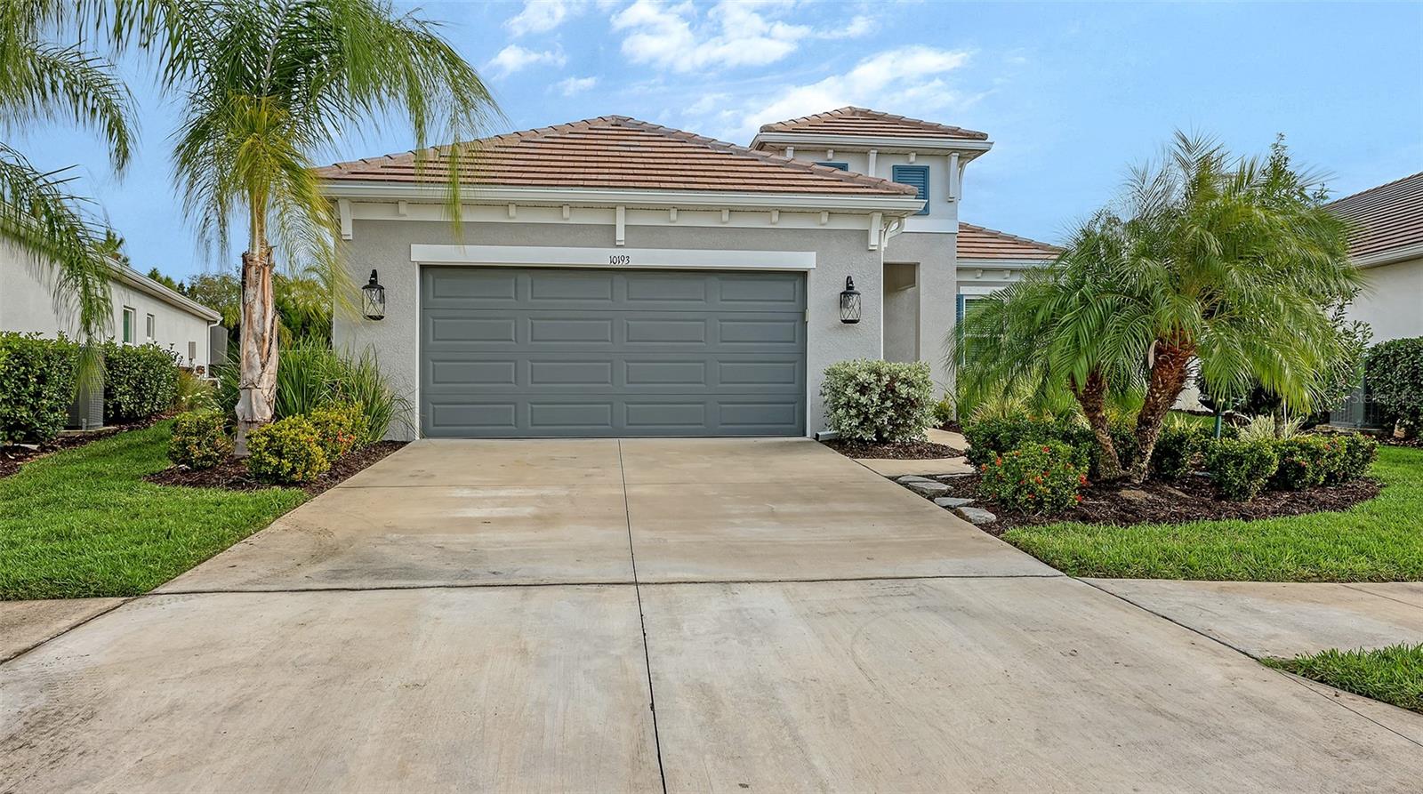 10193 Canaveral Cir photo 1