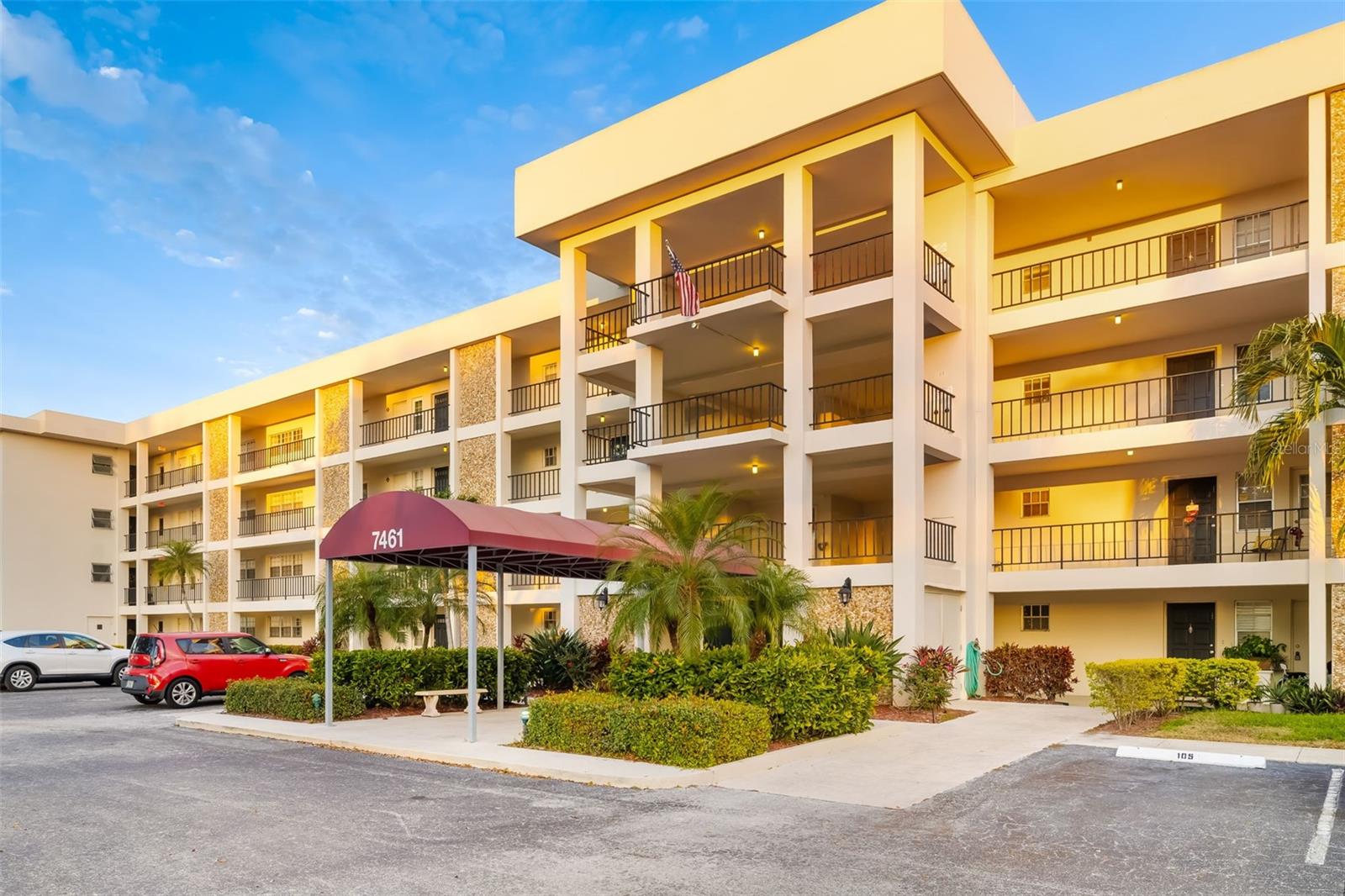 7461 W Country Club Dr #404 photo 1