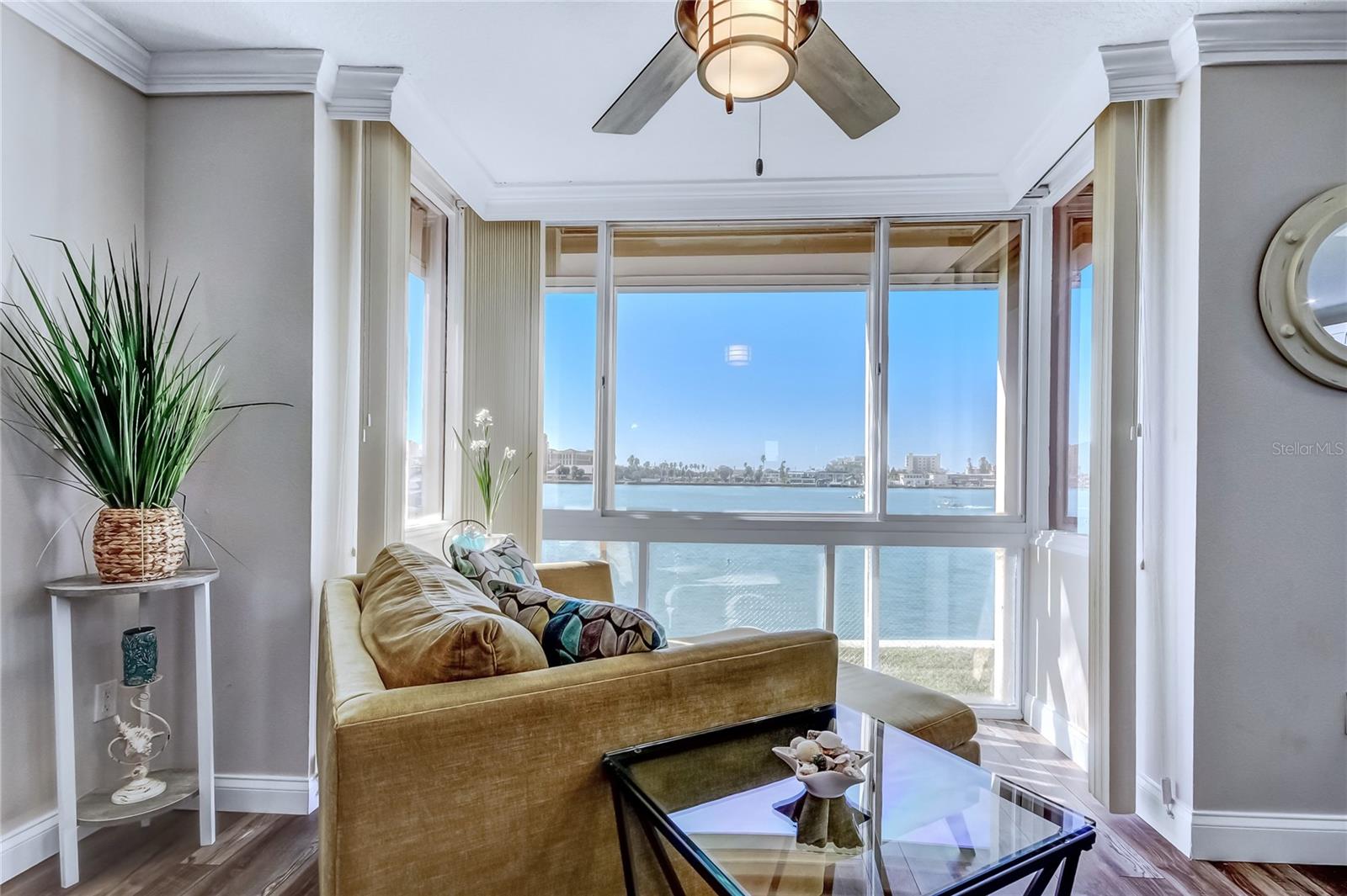 644 Island Way #101 photo 1