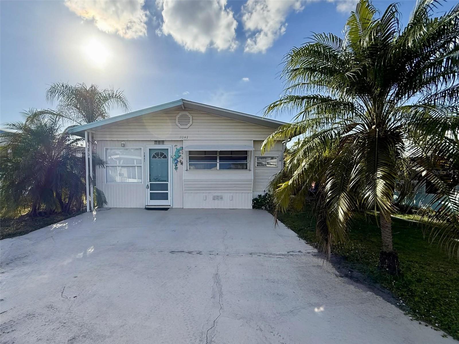 7041 Fairview Village Cir photo 1
