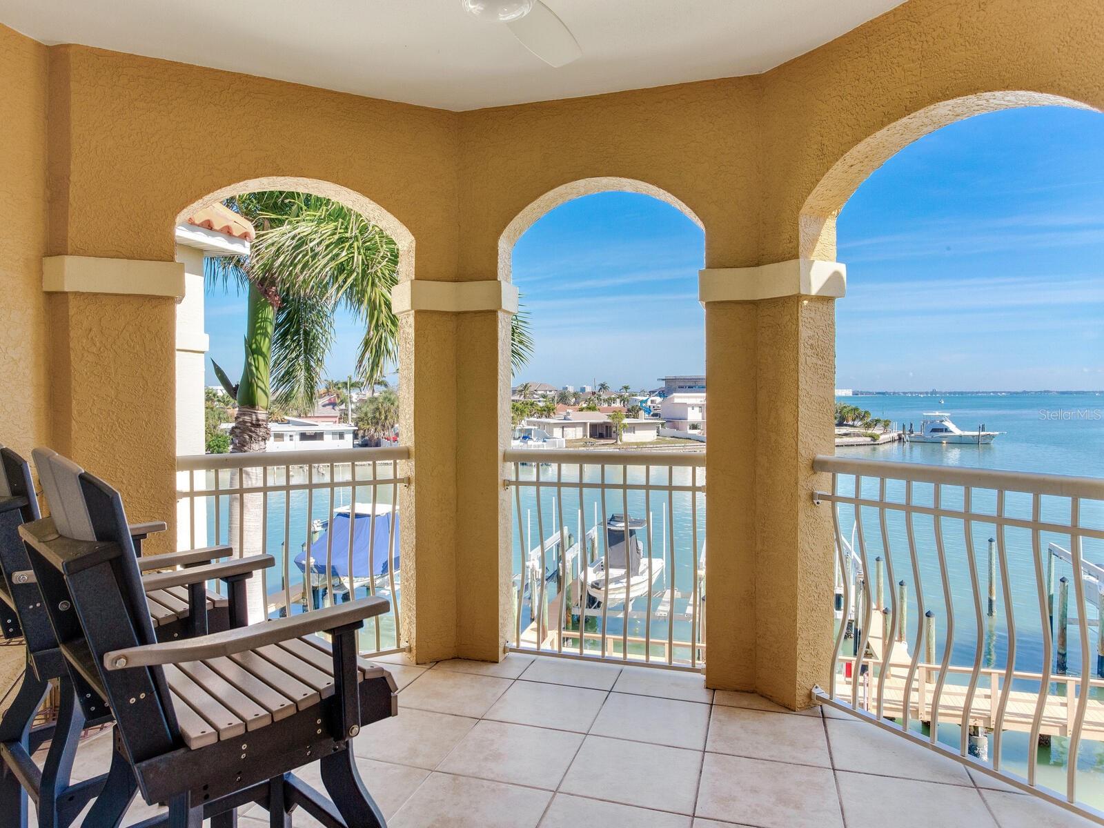 5353 Gulf Blvd #B202 photo 1