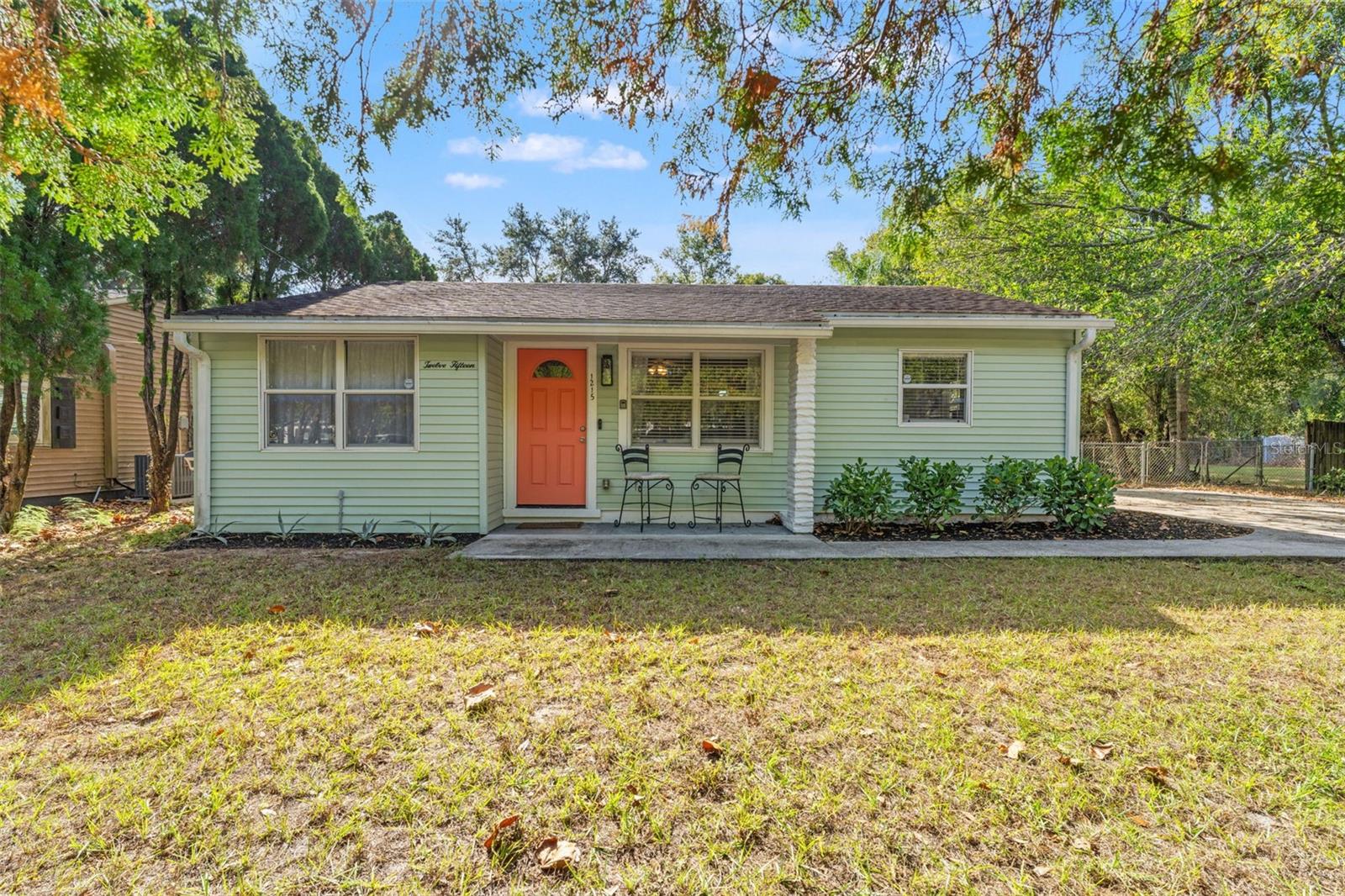 1215 E Lambright St photo 1