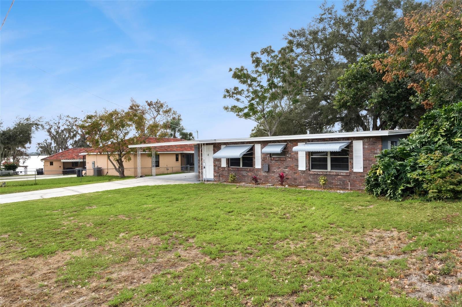 106 Lantern Ln photo 1